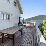 Stunning Home In Skiftun With House Sea View