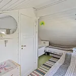 Stunning Home In Skiftun With House Sea View Vakantiehuis