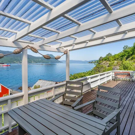 Stunning Home In Skiftun With House Sea View Vakantiehuis *
