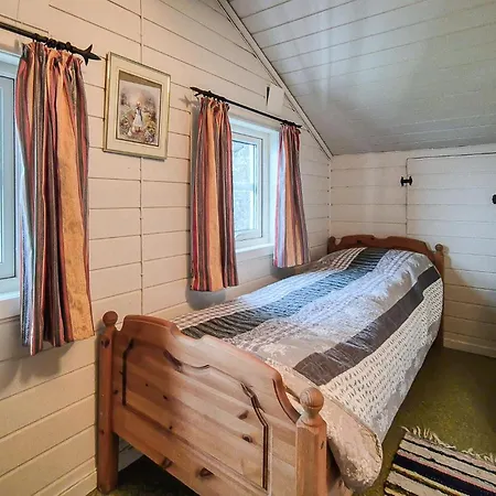Cozy In Skiftun With House Sea View Nesvik
