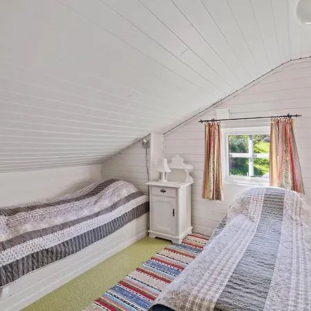 Cozy In Skiftun With House Sea View Feriehus