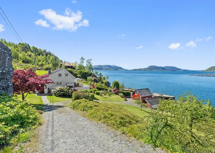 Tatil Evi Awesome In Skiftun With House Sea View