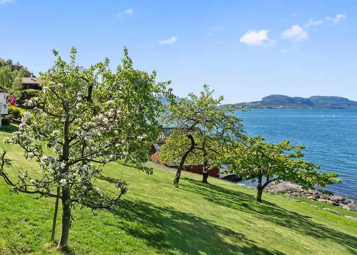 Tatil Evi Awesome In Skiftun With House Sea View