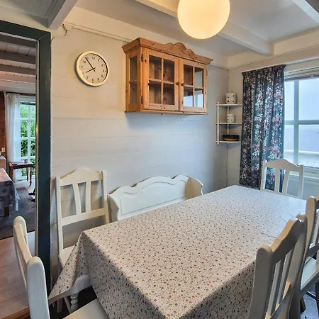 Awesome In Skiftun With House Sea View Semesterbostad *