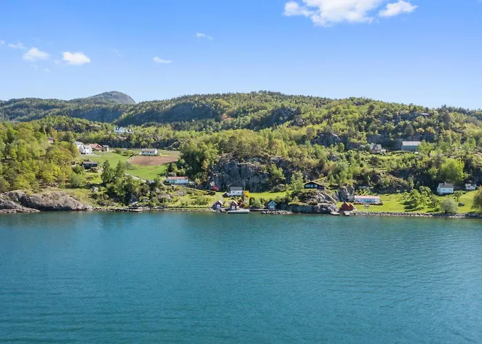 Awesome In Skiftun With House Sea View Semesterbostad Nesvik